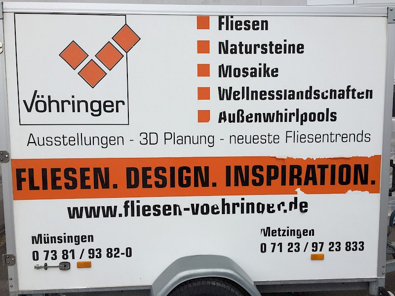 werbung auf anhänger